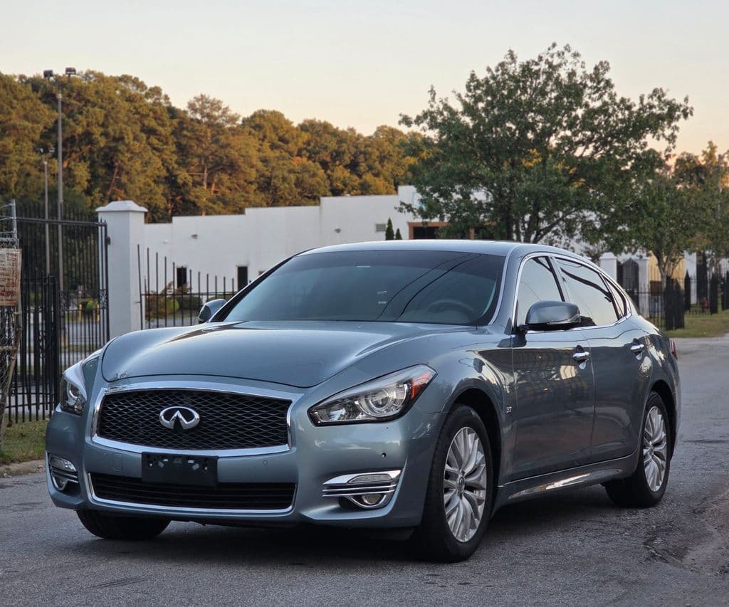 2016 Infiniti Q70